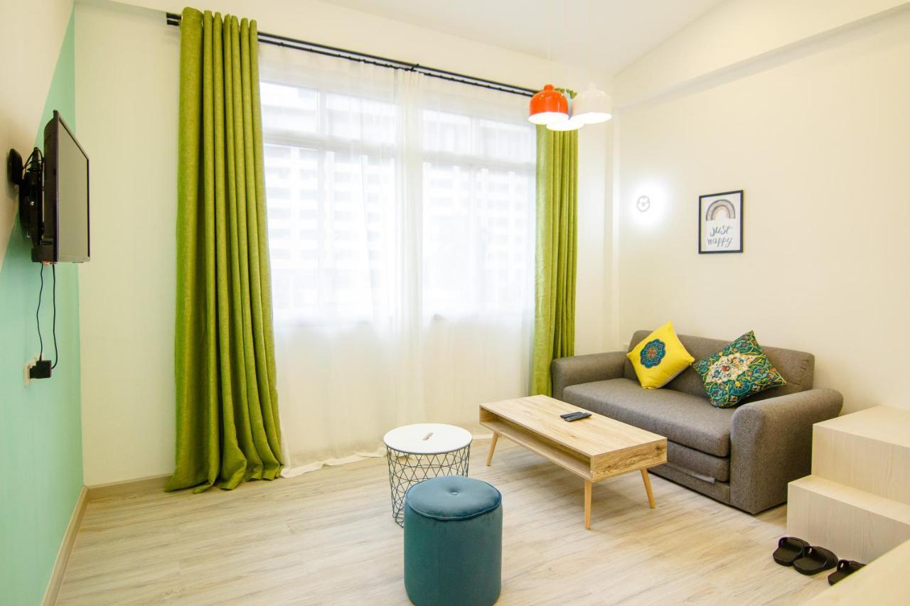 Folk Poshtel Asok *