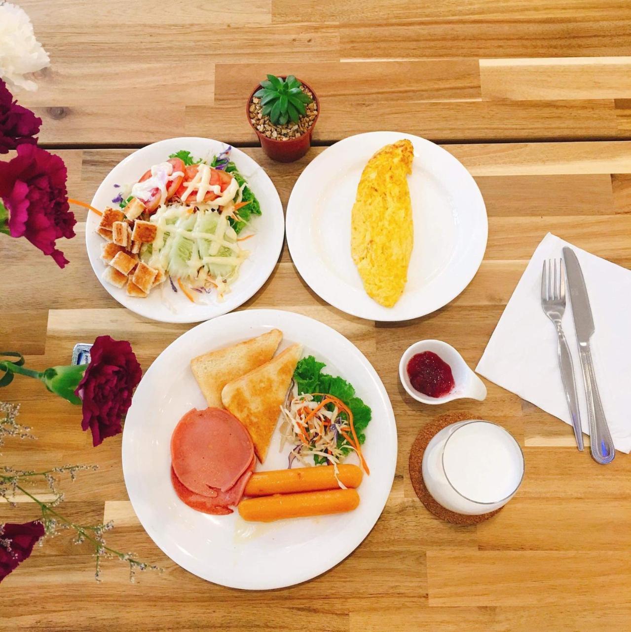 Folk Poshtel Asok