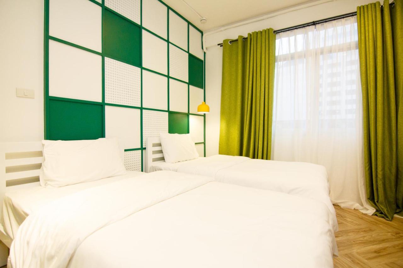 Folk Poshtel Asok Bangkok