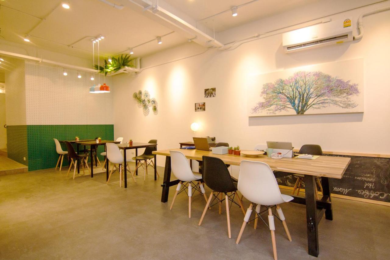 Folk Poshtel Asok Bangkok