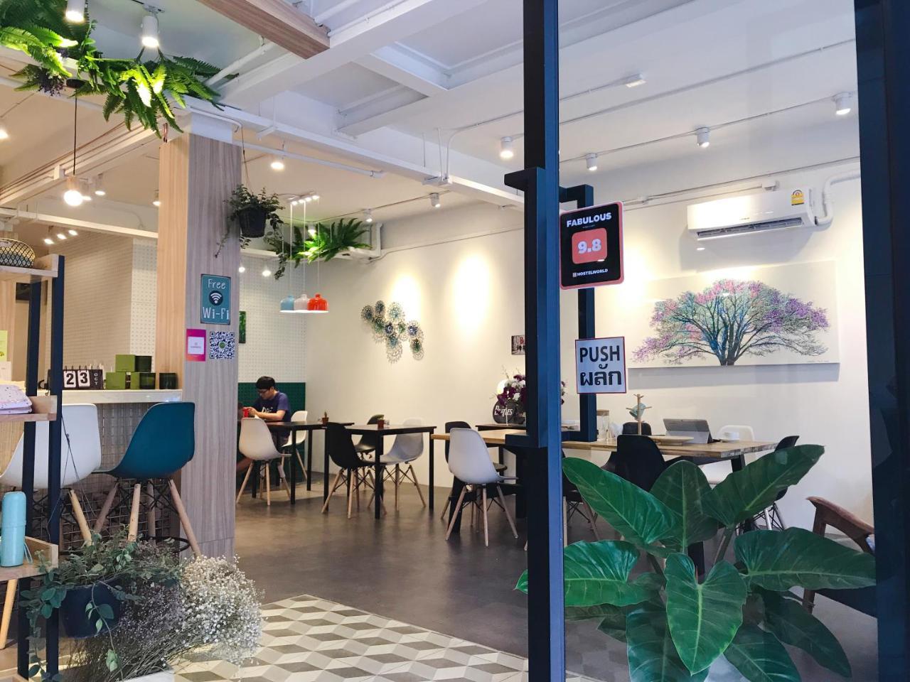 Folk Poshtel Asok Asrama Bangkok